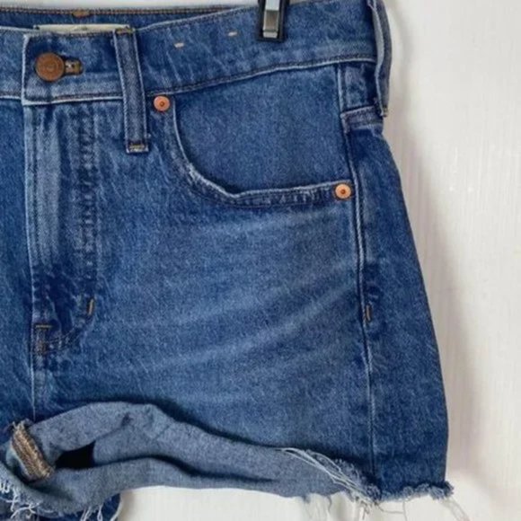 ✨3/$25✨ Madewell The Perfect Jean Short - 28 - Picture 3 of 5